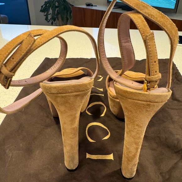 High Heels but very comfy Caramel Platform Gucci! As new! Used only twice! - Picture 3 of 13